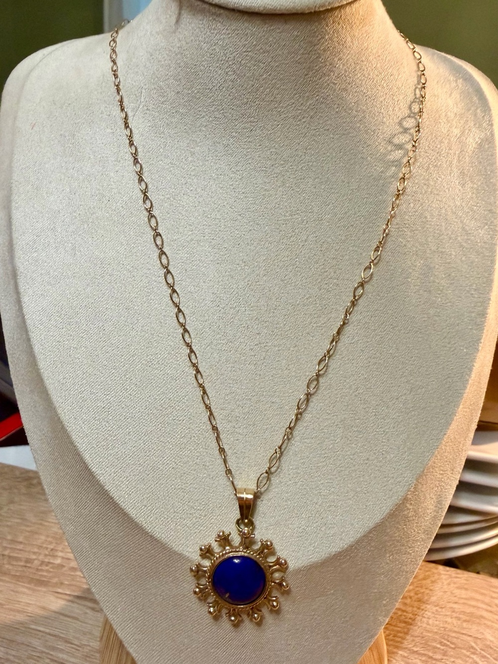 18 kt Gold Chain Necklace with Blue Sunburst 18kt Gold Pendant